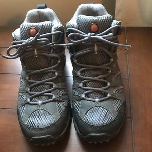 Merrell women’s Moab hiking boots